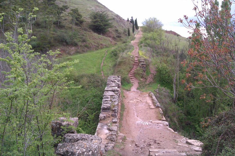 Cirauqui roman bridge