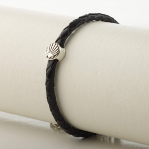 Leather bracelet braided with Camino shell, black