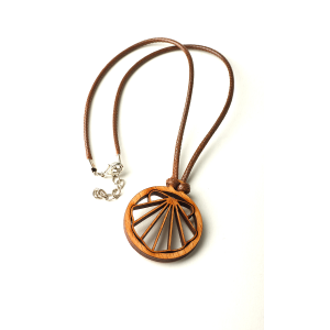 Necklace with wooden shell